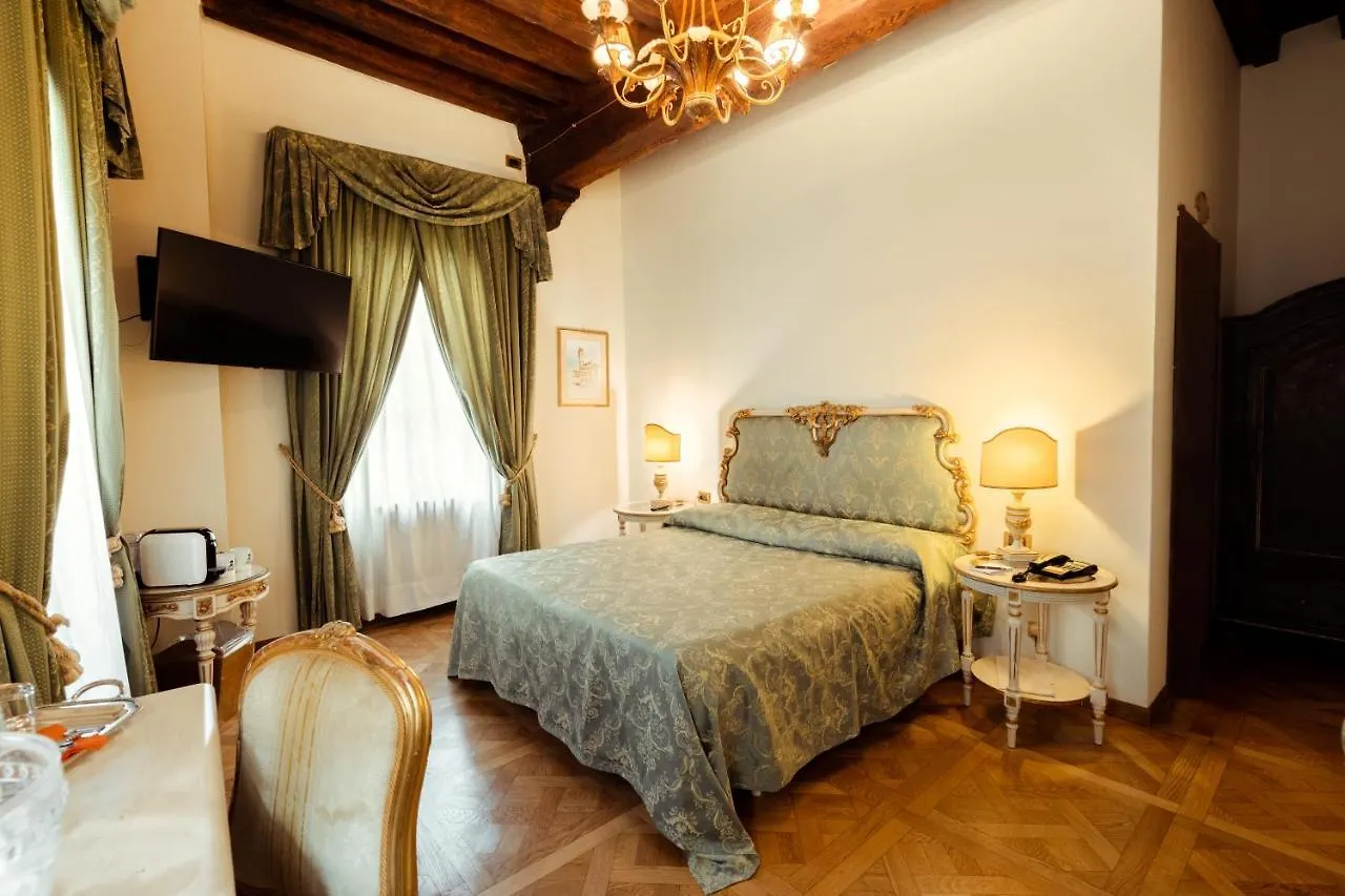 Hotel Palazzo Alexander Lucca Italy