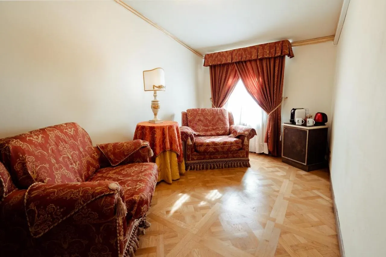 Hotel Palazzo Alexander Lucca 4*,  Italien