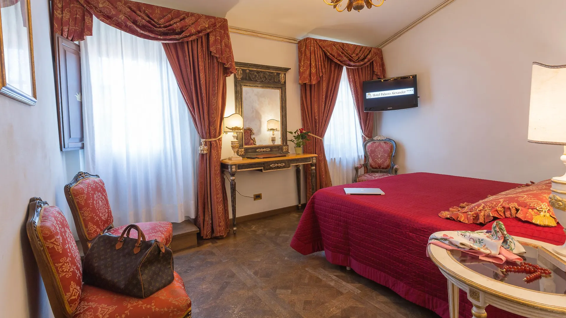 Hotel Palazzo Alexander Lucca 4*,  Italy