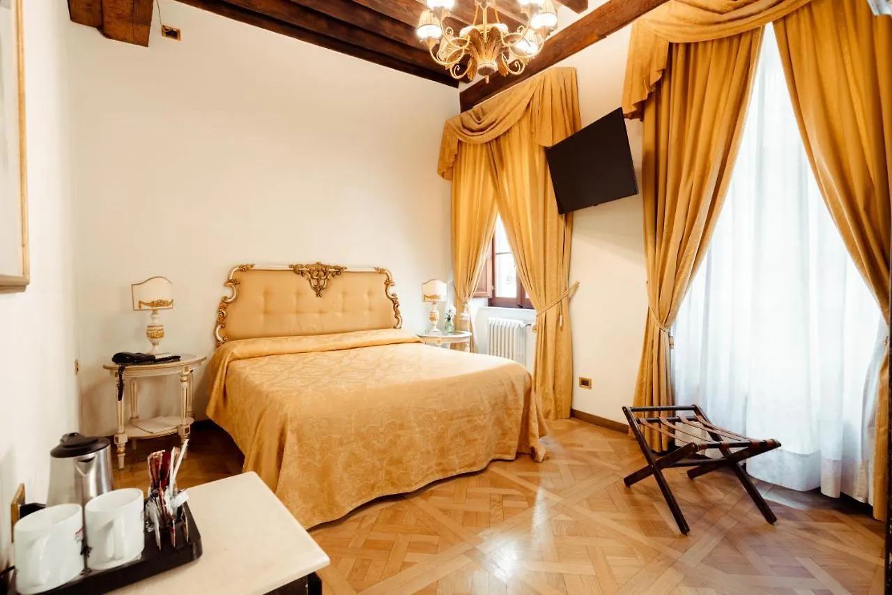 Hotel Palazzo Alexander Lucca