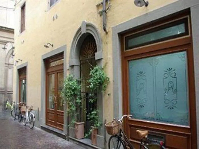 Hotel Palazzo Alexander Lucca 4*,